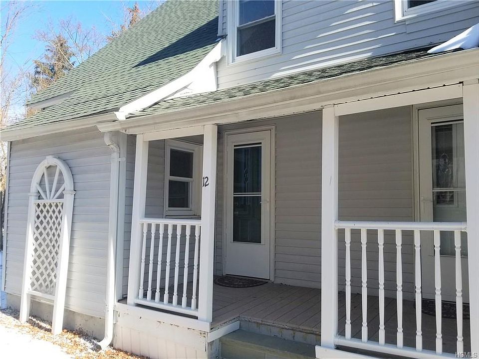 1st image of 12 Schoolhouse Ln