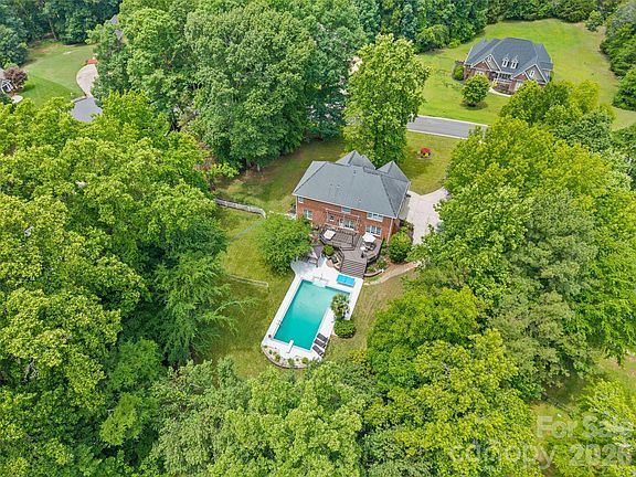 2nd image of 1321 Yellowood Ct