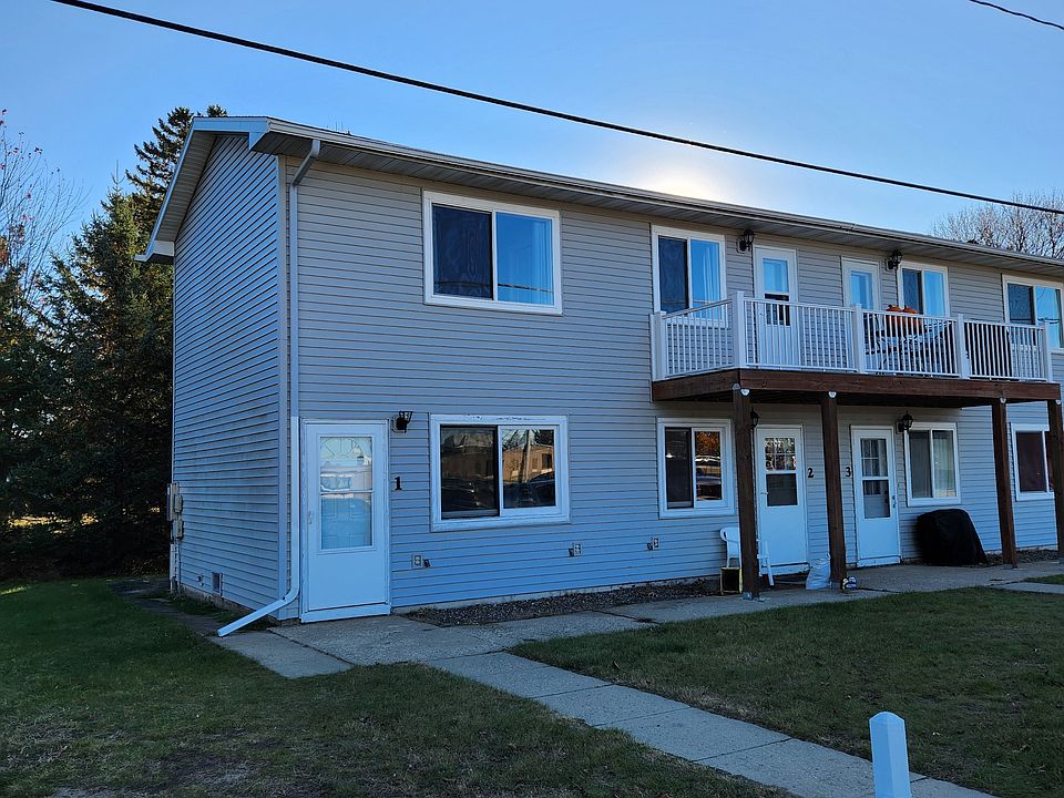 1st image of 1020 4th St NE APT 1