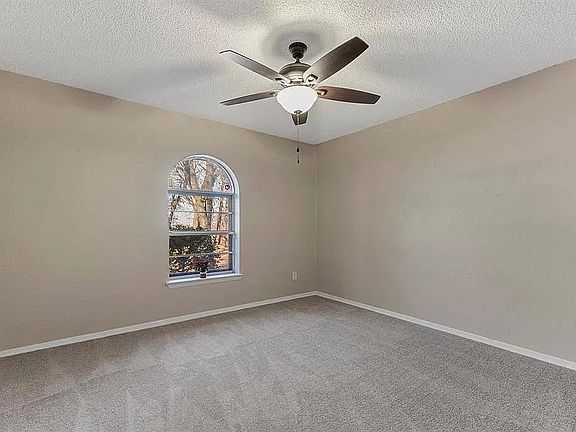 5th image of 5428 Oak Haven Dr