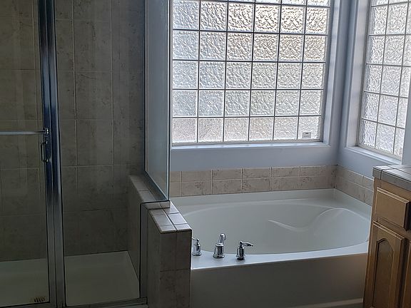 4th image of 10802 Arden Villa Dr