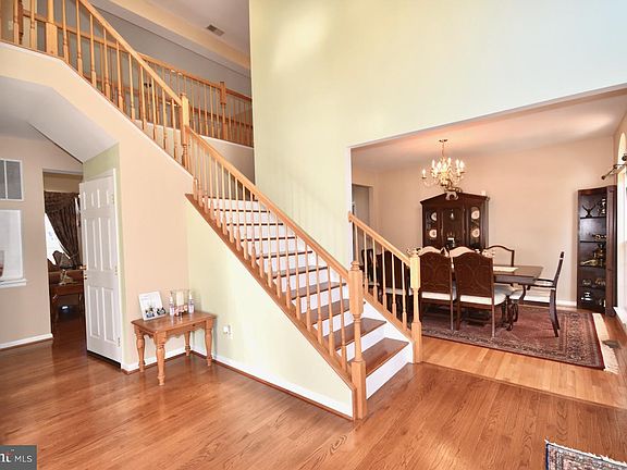 3rd image of 9568 Ballagan Ct