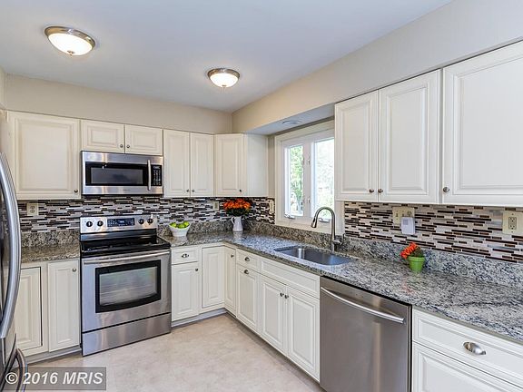 5th image of 12604 Silverbirch Ln