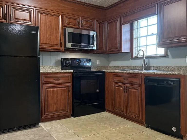 2609 Dublin Dr — Photo 5