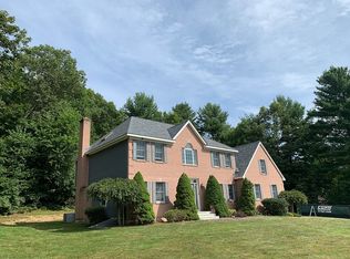 28 Woodhenge Dr, Tolland, CT 06084