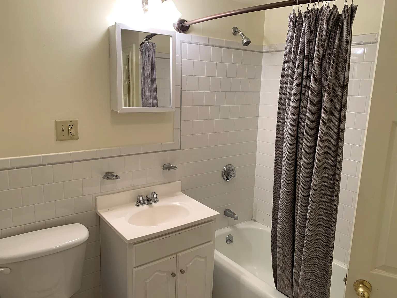 Studio, $2,825 — Photo 4