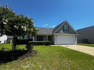 2118 Queen Elizabeth Ln, Hope Mills, NC 28348