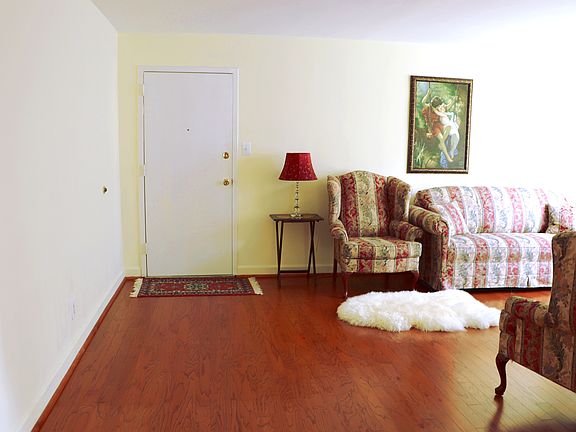3rd image of 2030 N Woodrow St APT 3