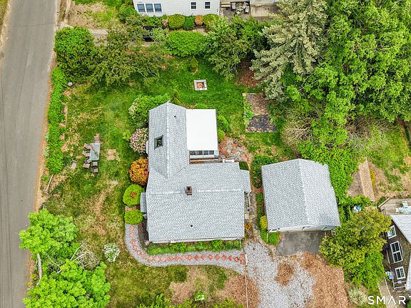 2nd image of 40 Uncas Road