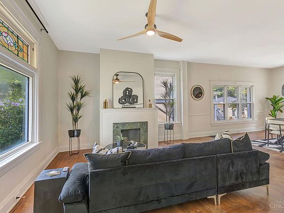 3rd image of 3734 Woodland Ave