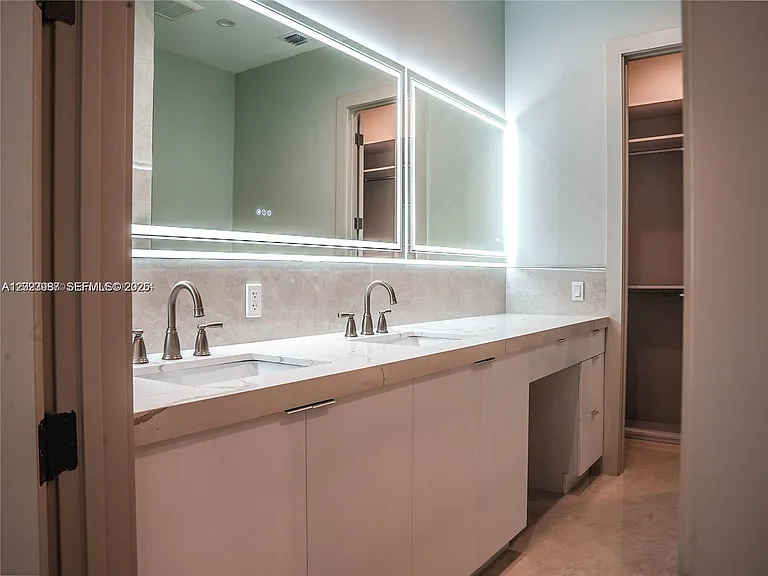 8410 SW 65th Ave — Photo 21