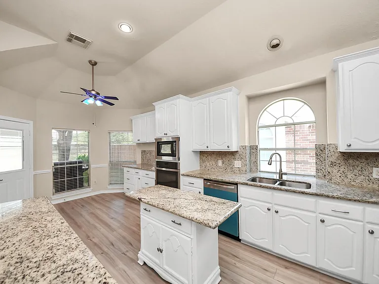 10007 Adobe Dr — Photo 9