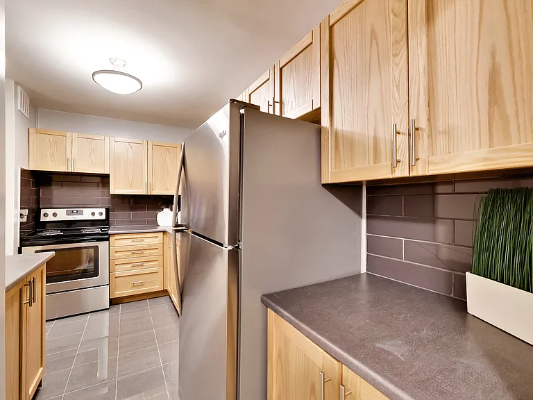 630 Roselawn Ave — Photo 35