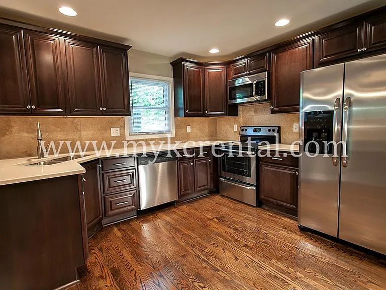 5329 Linden St — Photo 1