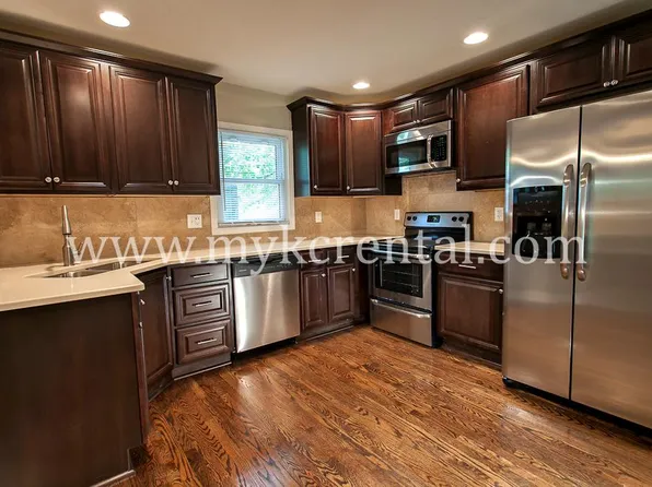 5329 Linden St, Roeland Park, KS 66205