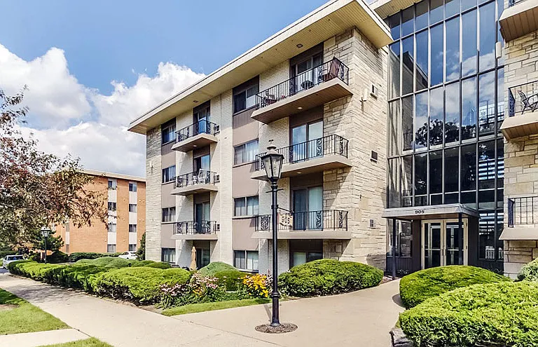 Imperial Tower Apartments — Photo 3