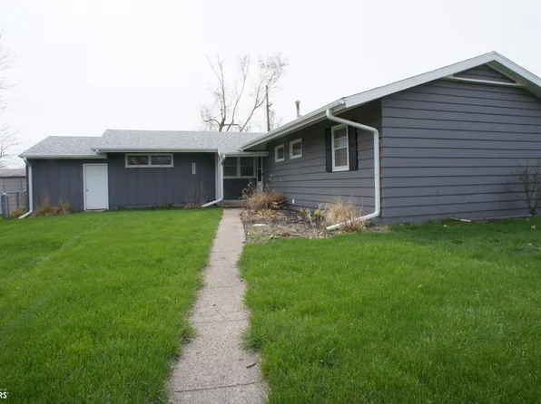 1216 Betsy Ln, Webster City, IA 50595