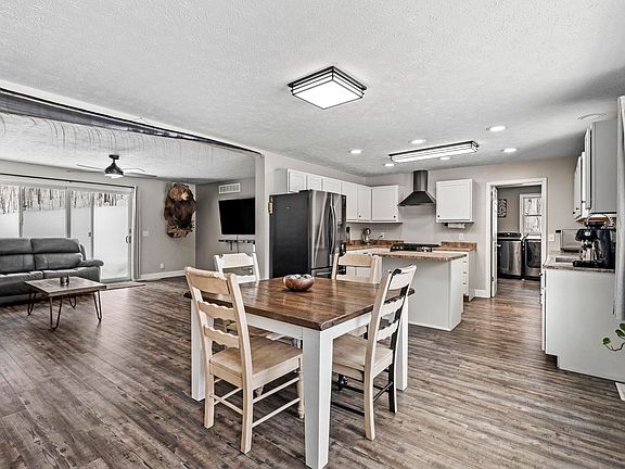 3rd image of 6081 Riley Ridge Ln