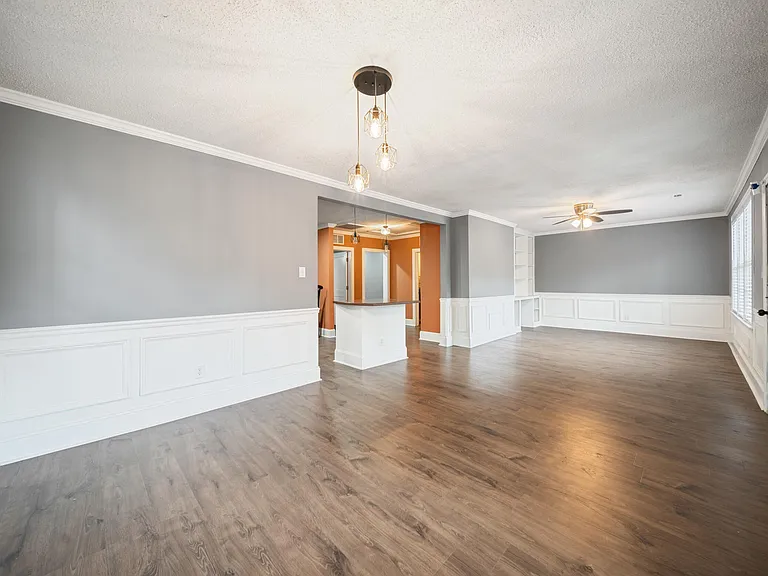 438 E Charlotte Ave #1 — Photo 4