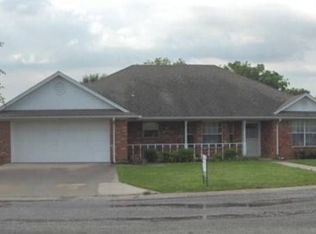 237 Point Cir, Pilot Point, TX 76258