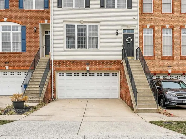 25830 Kirkwood Sq, Chantilly, VA 20152