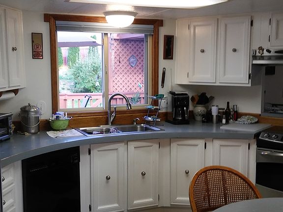 5th image of 535 Harker St