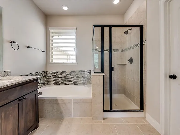 4213 Broadway Ave — Photo 15