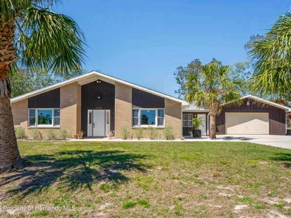 7169 Spruce Dr, Weeki Wachee, FL 34607