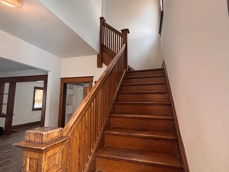 1816 W Bradley Ave — Photo 9