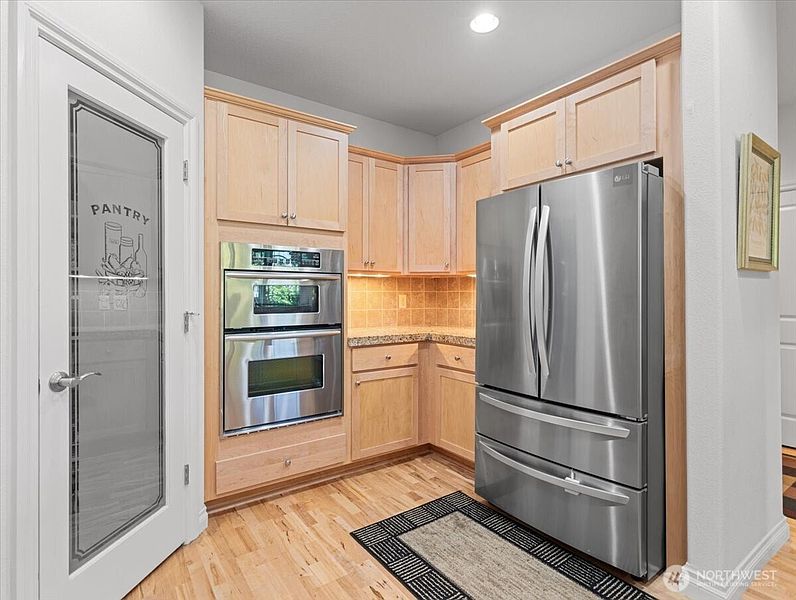 3rd image of 211 SE 198th Place
