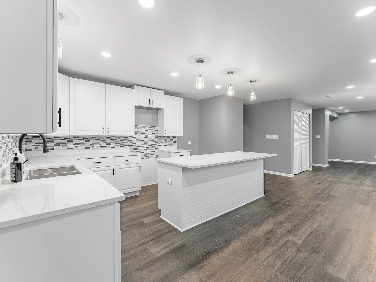 2 bed, 1200 sqft, $2,550 — Photo 2