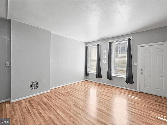 5th image of 707 York St