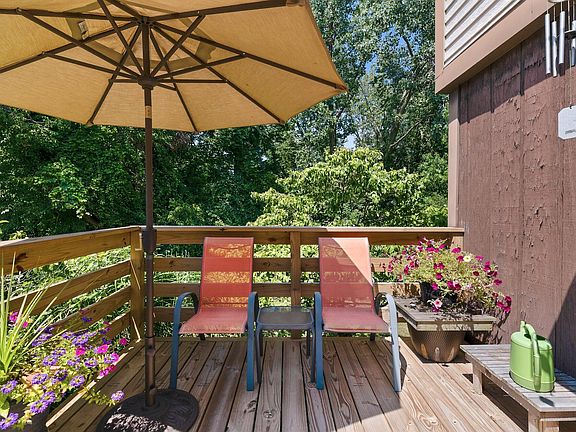 3rd image of 2353 Quail Run Dr