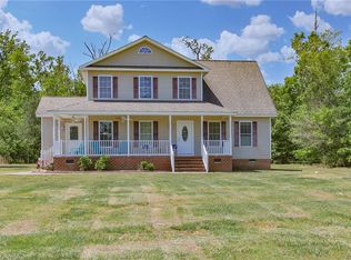 9501 Hollywood Dr, Disputanta, VA 23842