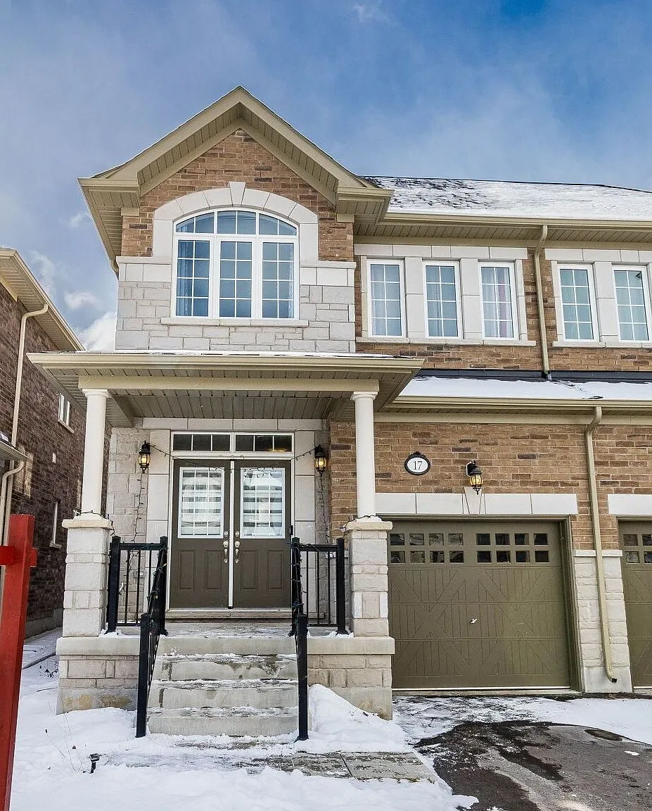 4 bed, $3,200 — Photo 1