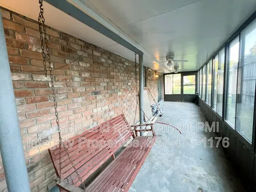 304 McDonald Ave Photo 1