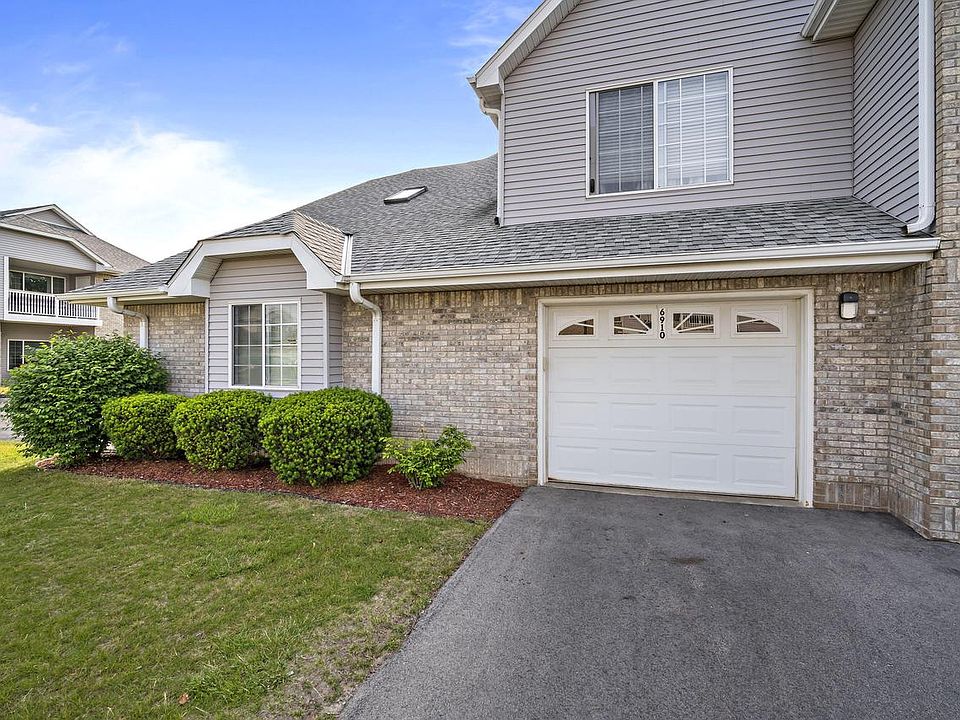 6910 South Rolling Meadows COURT, Oak Creek, WI 53154 MLS 1851608