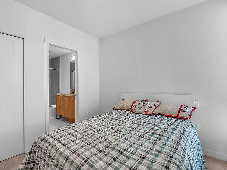 707 Como Lake Ave #212 — Photo 11