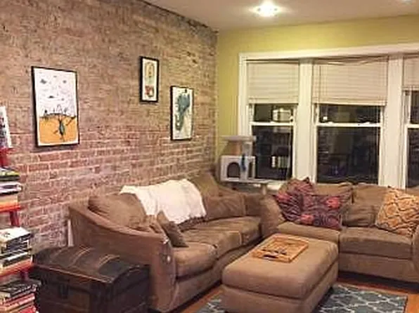 2546 W Iowa St, Chicago, IL 60622