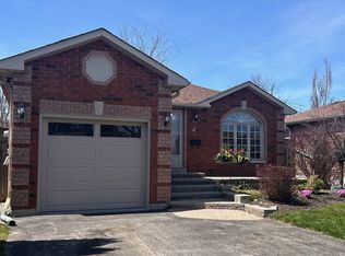 4 Irish Ln, Barrie, ON L4M 6H8