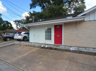 218 W Coombs St, Alvin, TX 77511