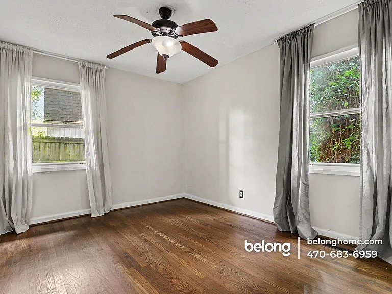 1277 Dunwoody Ln NE — Photo 8