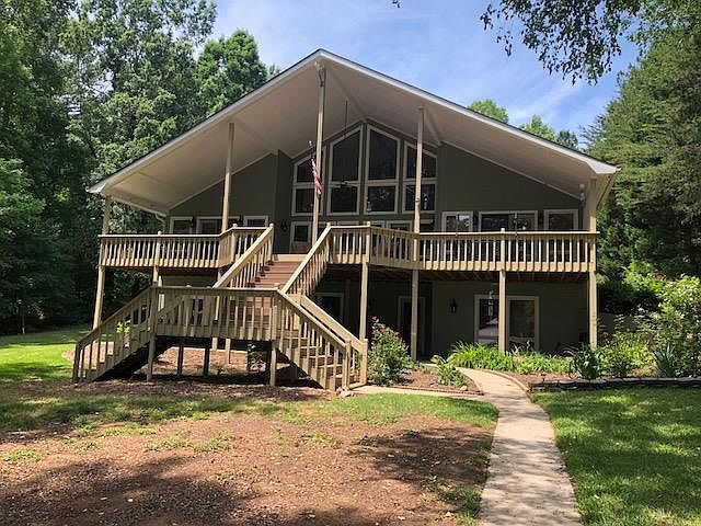 1st image of 2276 Lake Crest Dr