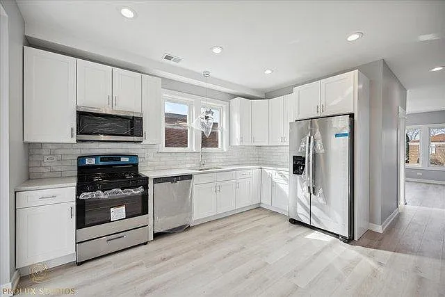 6423 S Knox Ave #1 — Photo 6