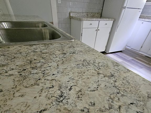 5th image of 11542 Somerset Ave #6