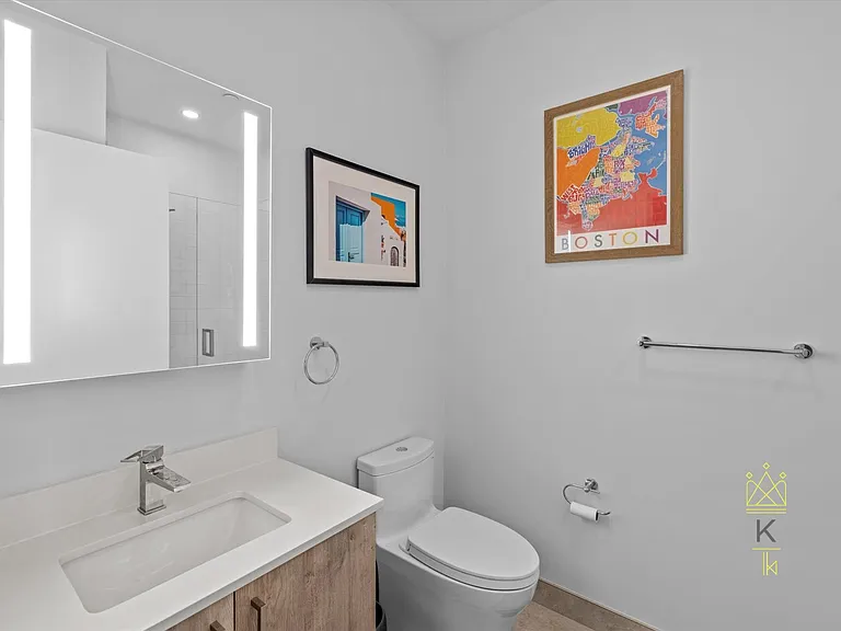 420 W Broadway #503 — Photo 8