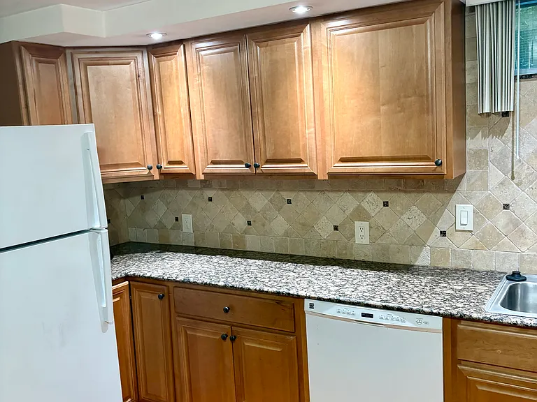 653 Beaver St — Photo 5