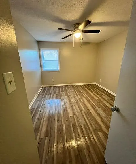 Lakewood Apartments — Photo 11