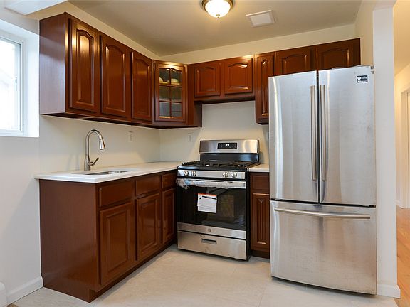 4th image of 197-21 Carpenter Ave #2G