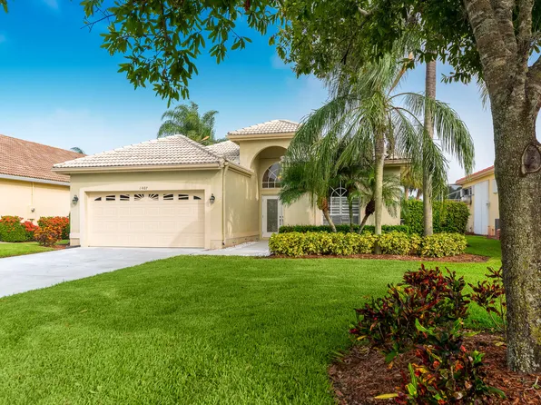 1407 SE Glencoe Court, Port St Lucie, FL 34952